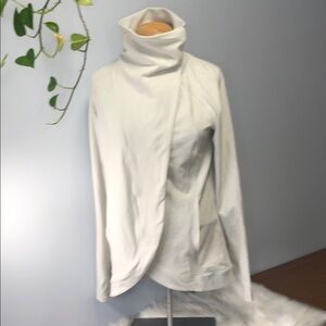 Lululemon Rulu Rally Wrap in Heathered Ocean Mist Size 6